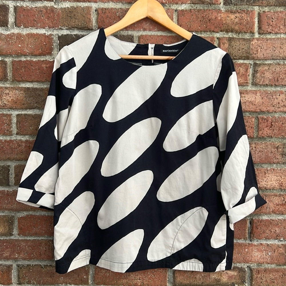 Marimekko abstract oval black and cream blouse. Size 38 or US womens size 8